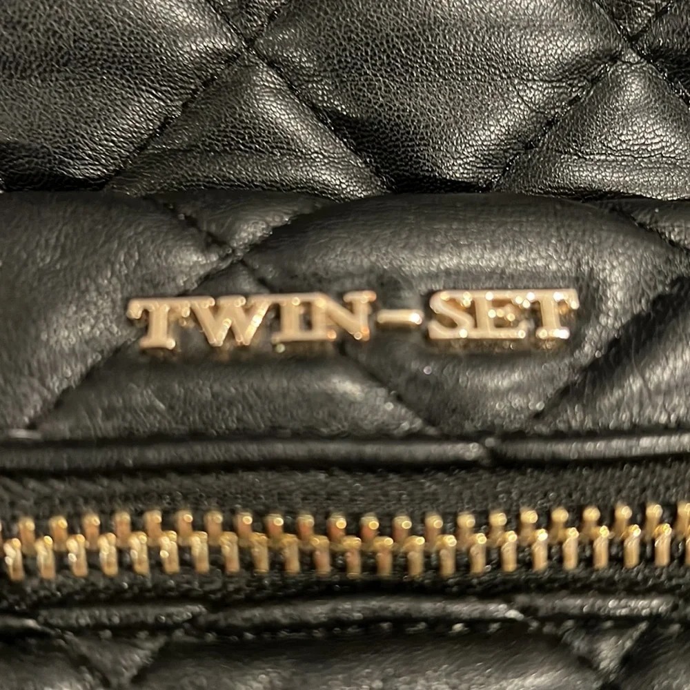 🔹 Twin-Set Quilted Backpack